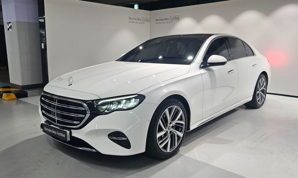 Mercedes-Benz E-Class E220d 4MATIC Exclusive, 2024