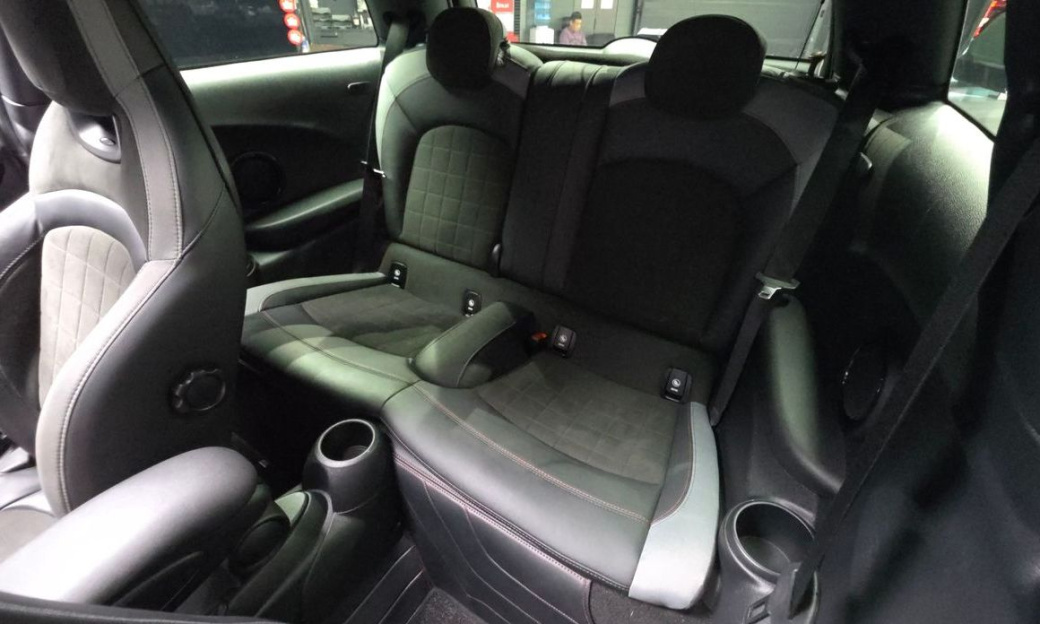 Mini Cooper JCW, 2022