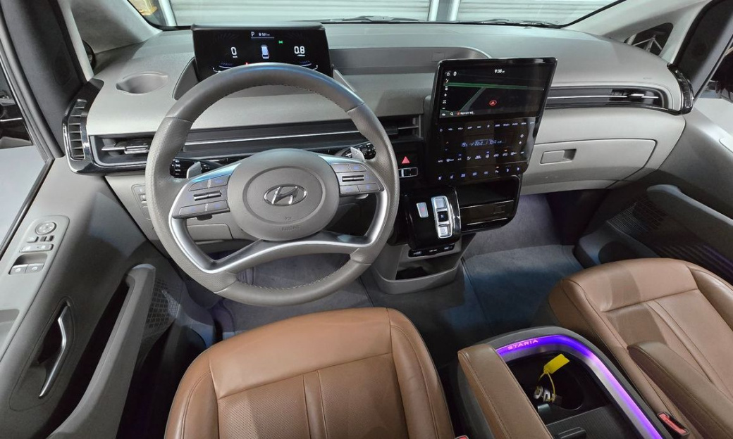 Hyundai Staria 2WD Camping Car, 2024