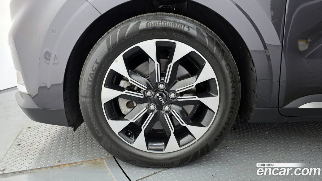 Kia Carnival 9-Seater Signature, 2023