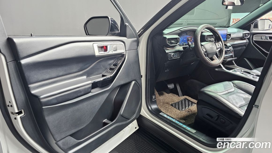 Ford Explorer 3.0 Platinum 4WD, 2022