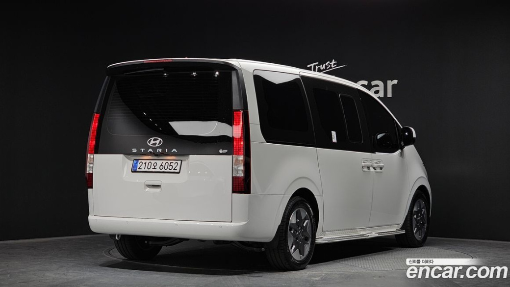 Hyundai Staria Tourer 9-Seater, 2025