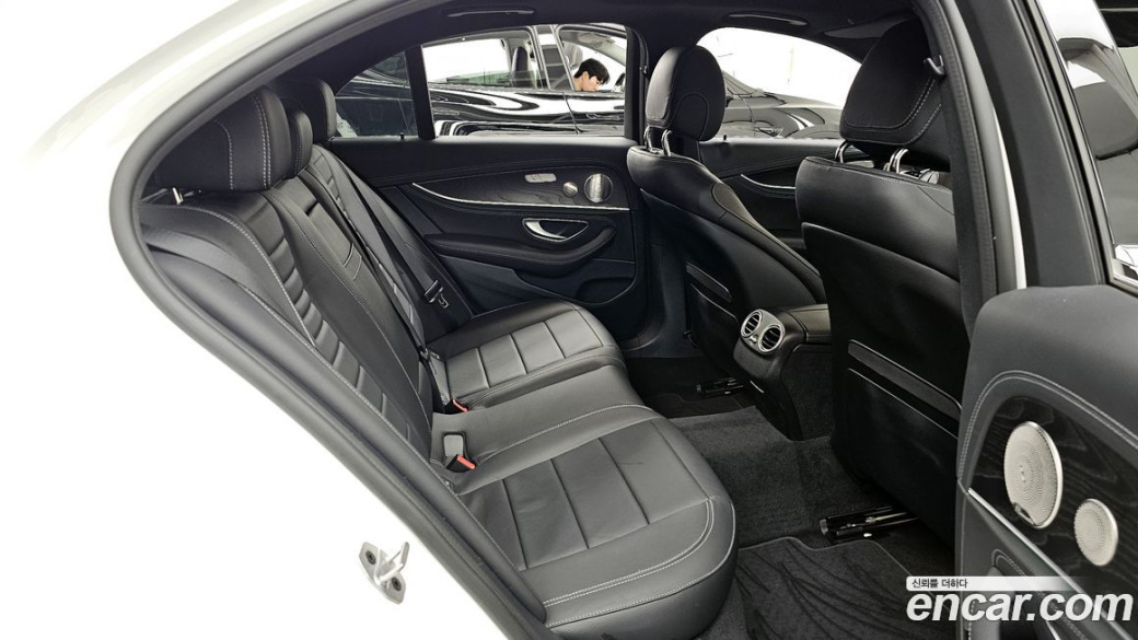 Mercedes-Benz E-Class E220d 4MATIC AMG Line, 2023