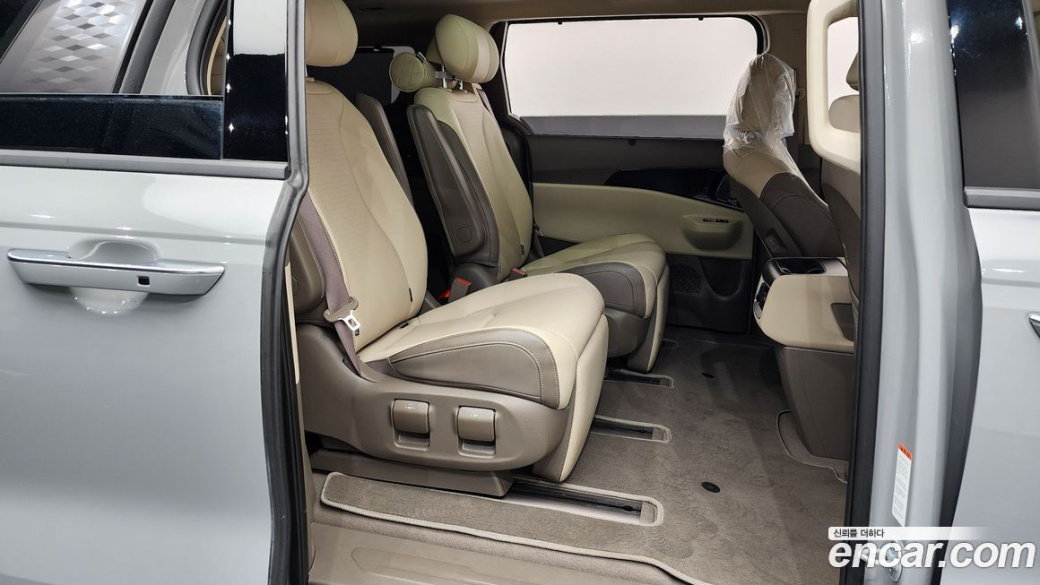 Kia Carnival 7-Seater Gravity, 2025