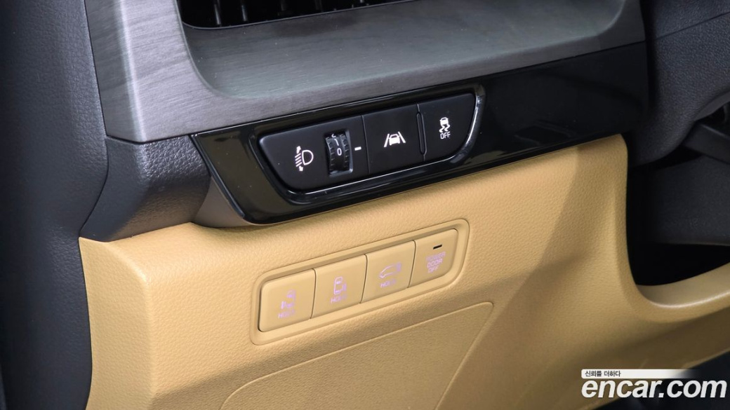 Kia Carnival 9-Seater Signature, 2023