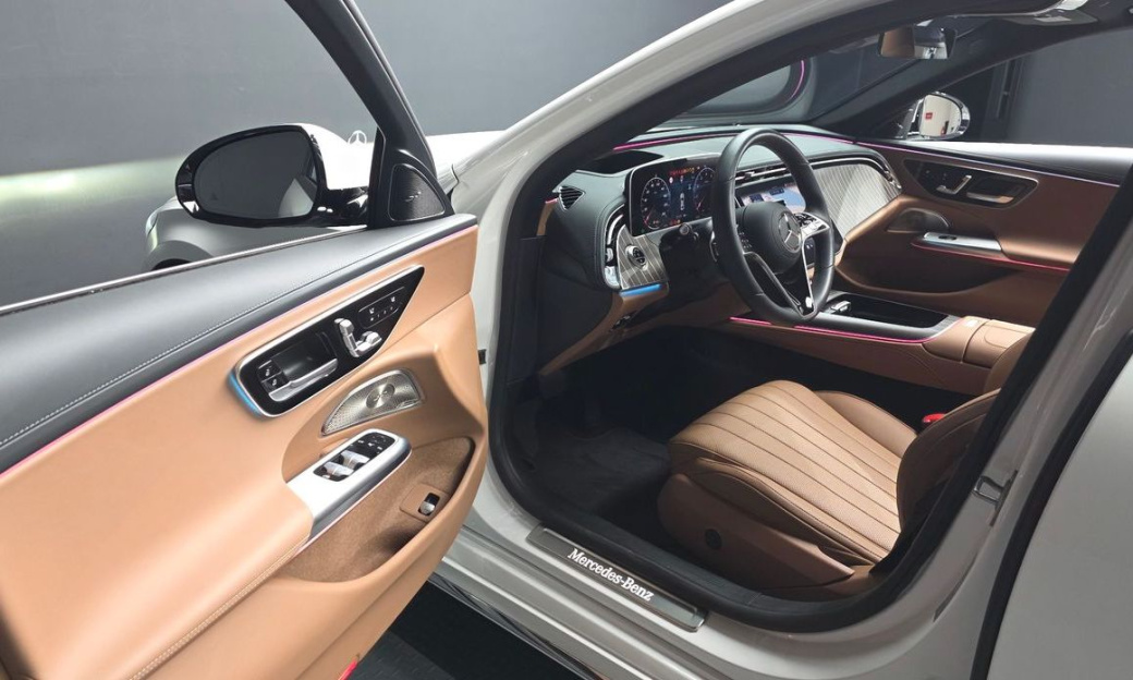 Mercedes-Benz E-Class E300 4MATIC Exclusive, 2024