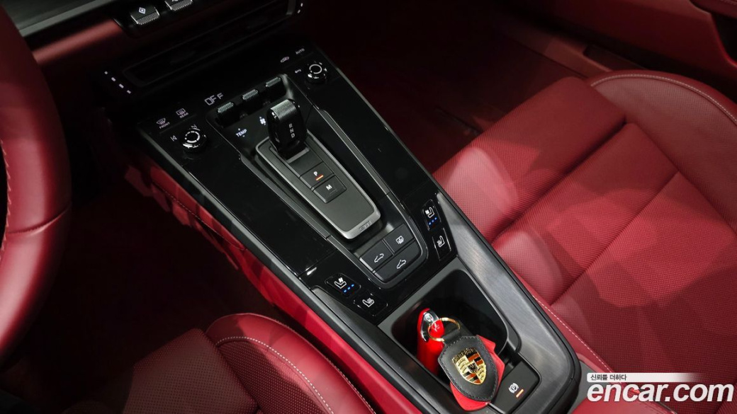 Porsche 911 Carrera 4 GTS, 2022