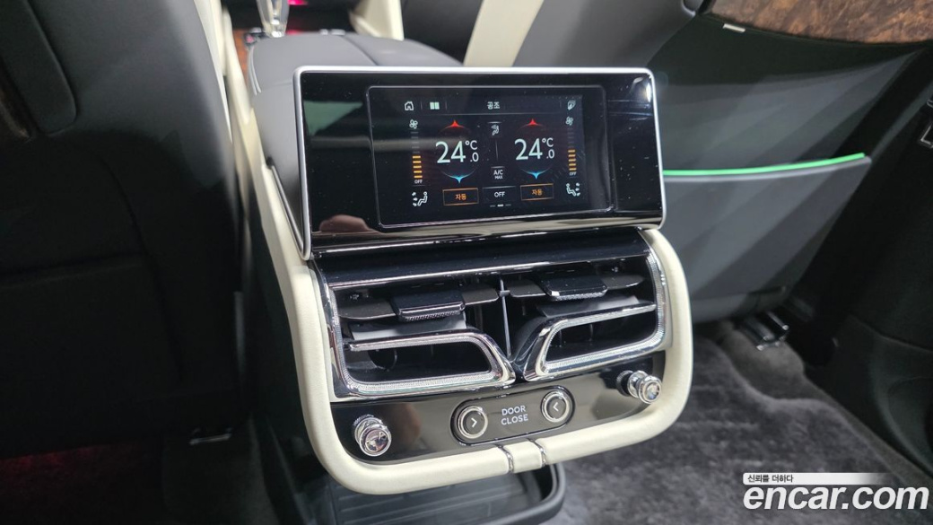 Bentley Bentayga 4.0 V8 EWB First Edition, 2025