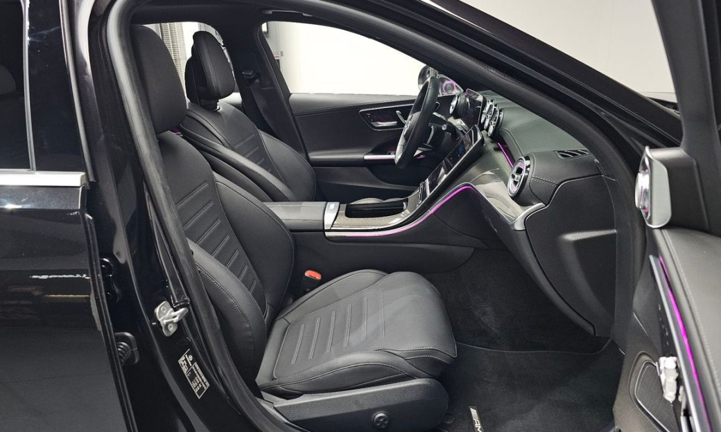 Mercedes-Benz C-Class C300 4MATIC AMG Line, 2024