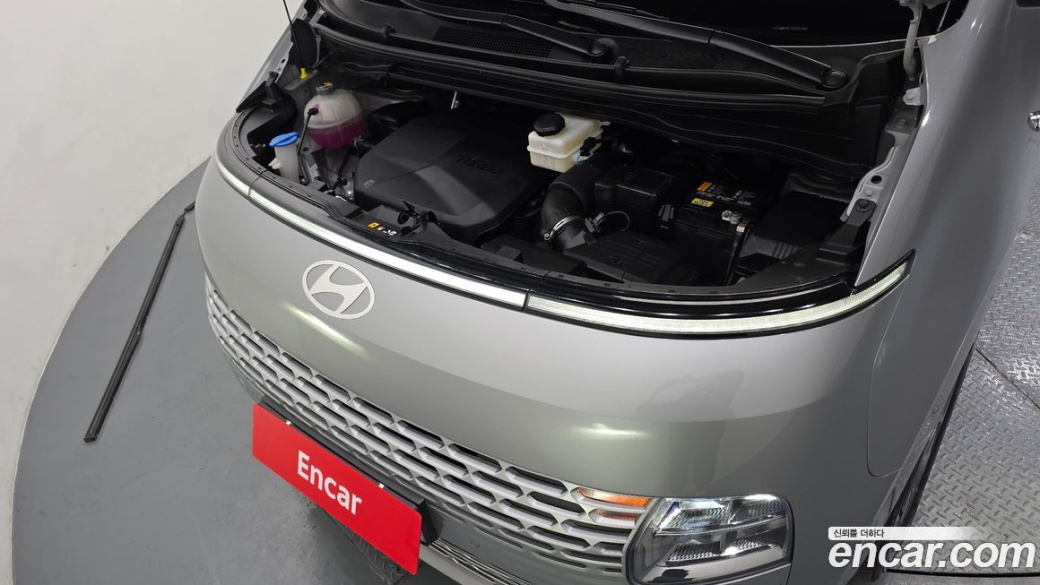 Hyundai Staria Tourer 9-Seater, 2025