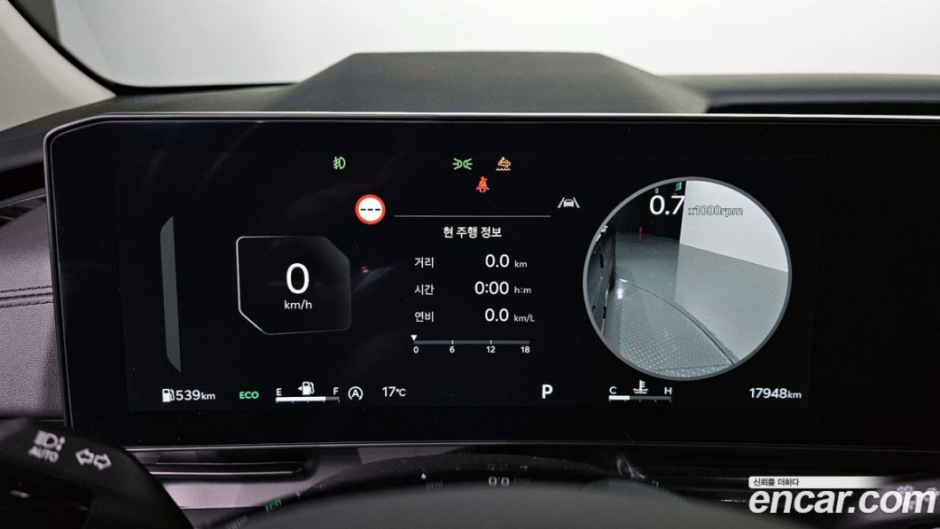 Kia Carnival 9-Seater Signature, 2024