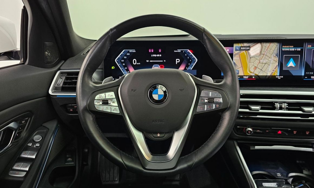 BMW 3-Series 320i Touring, 2024