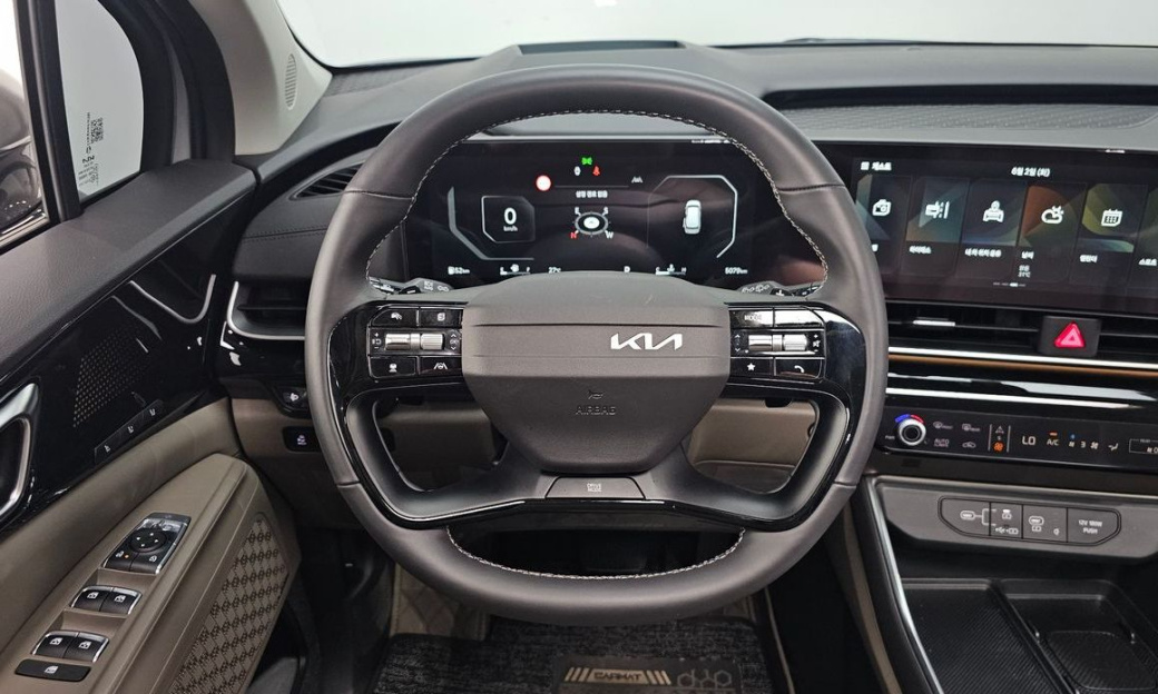 Kia Carnival 7-Seater Gravity, 2025