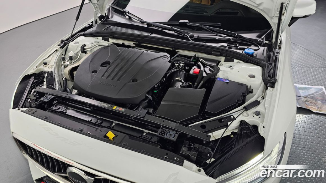 Volvo S60 B5 Ultra Bright, 2025