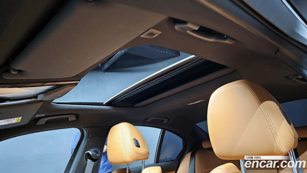 BMW 3-Series 320i M Sport, 2023