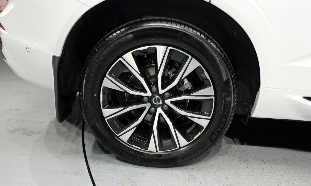 Volvo XC60 B5 Ultra Bright, 2025