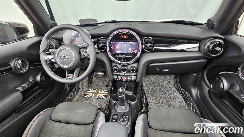 Mini Cooper Convertible JCW, 2023