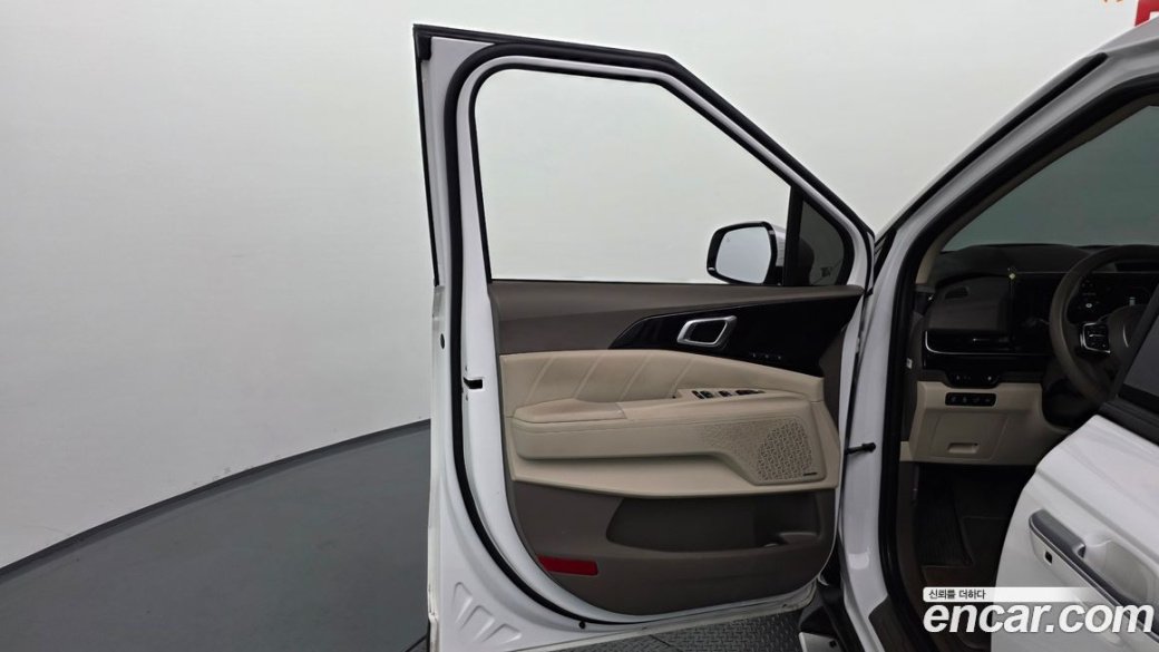 Kia Carnival 9-Seater Hi Limousine, 2024