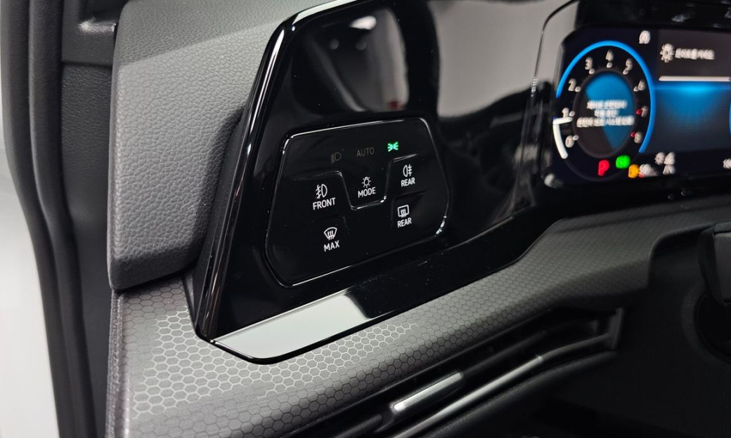 Volkswagen Golf 2.0 GTI, 2024