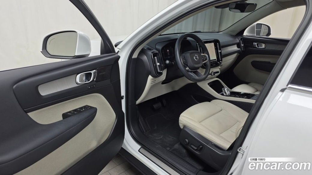 Volvo XC40 B4 Ultimate Bright, 2023