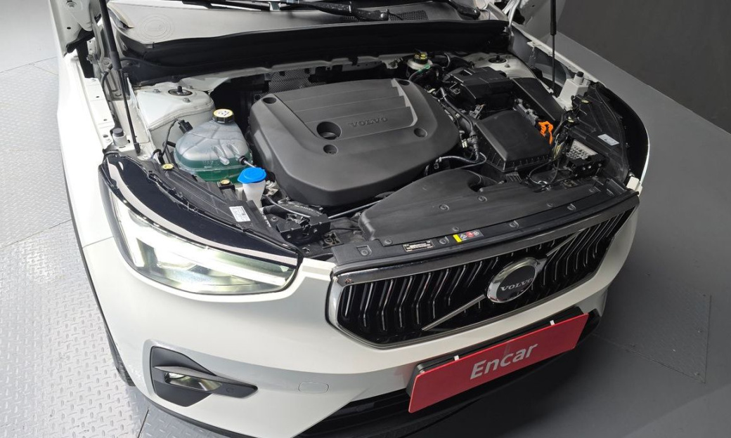 Volvo XC40 B4 Ultra Bright, 2025