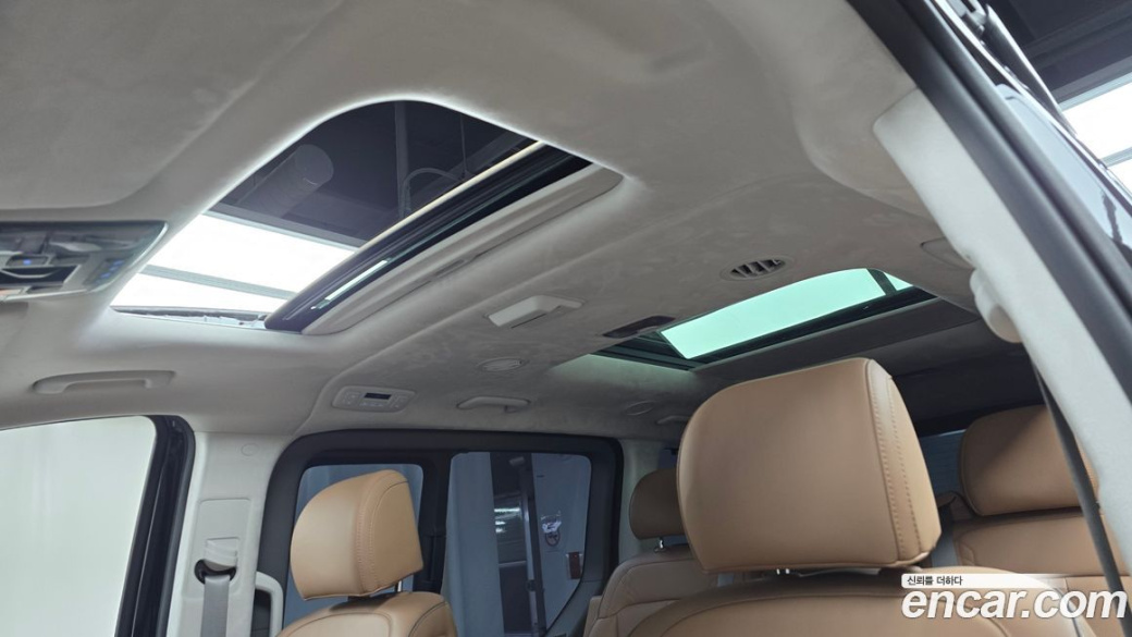 Hyundai Staria Lounge 9-Seater, 2025