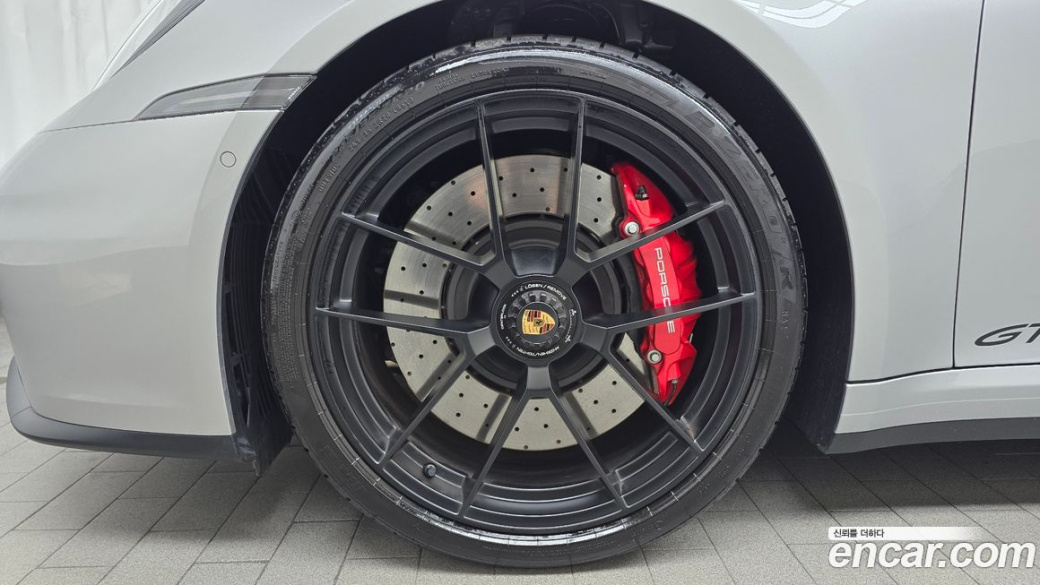 Porsche 911 Carrera GTS, 2025
