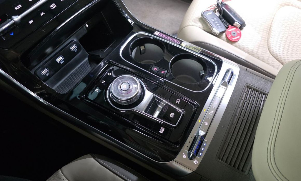 Kia Carnival 7-Seater Hi-Limousine, 2022
