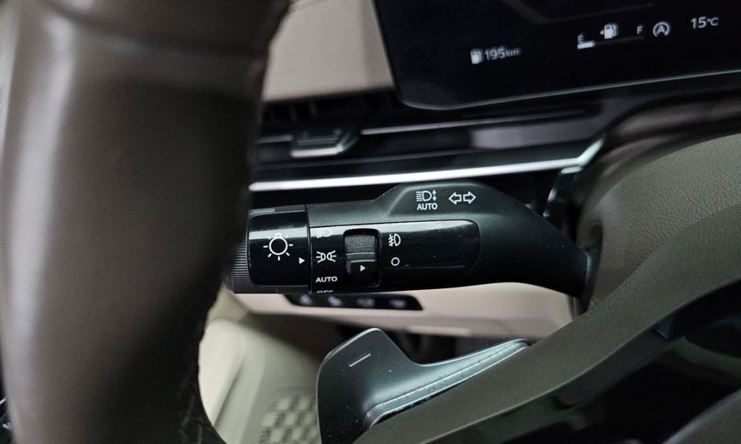 Kia Carnival 9-Seater Signature, 2024