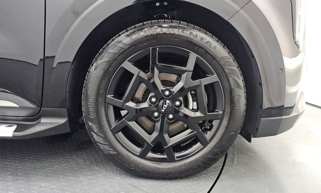 Kia Carnival 7-Seater Gravity, 2024
