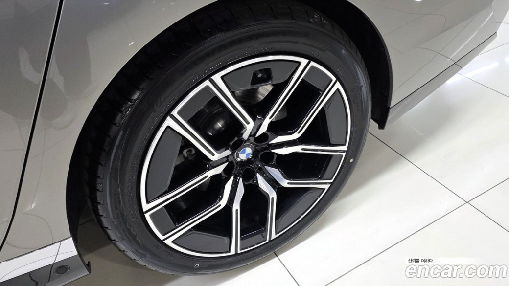 BMW 7-Series 740i xDrive M Sport, 2025