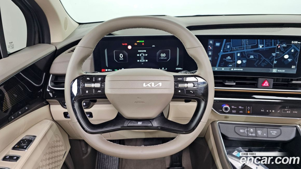 Kia Carnival 7-Seater Signature, 2025