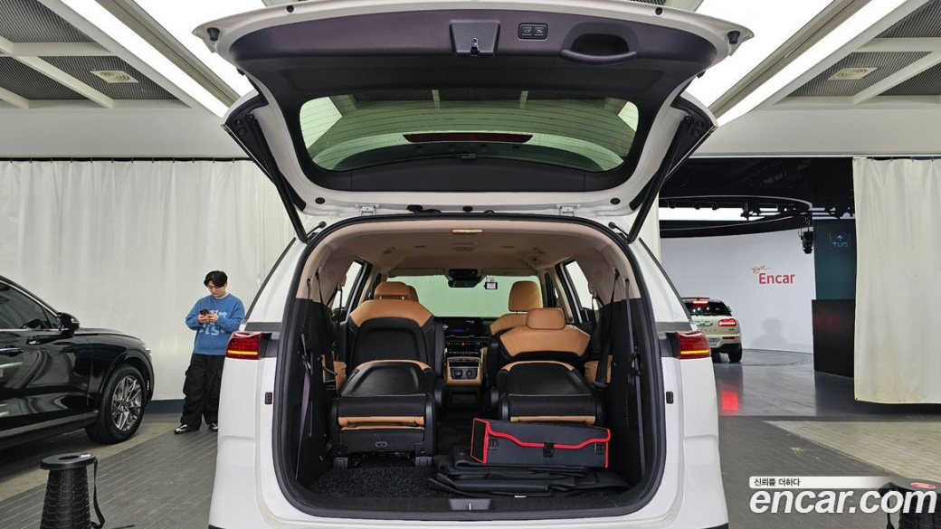 Kia Carnival 9-Seater Signature, 2023