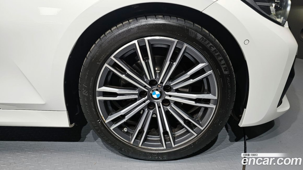 BMW 3-Series 320i M Sport, 2022