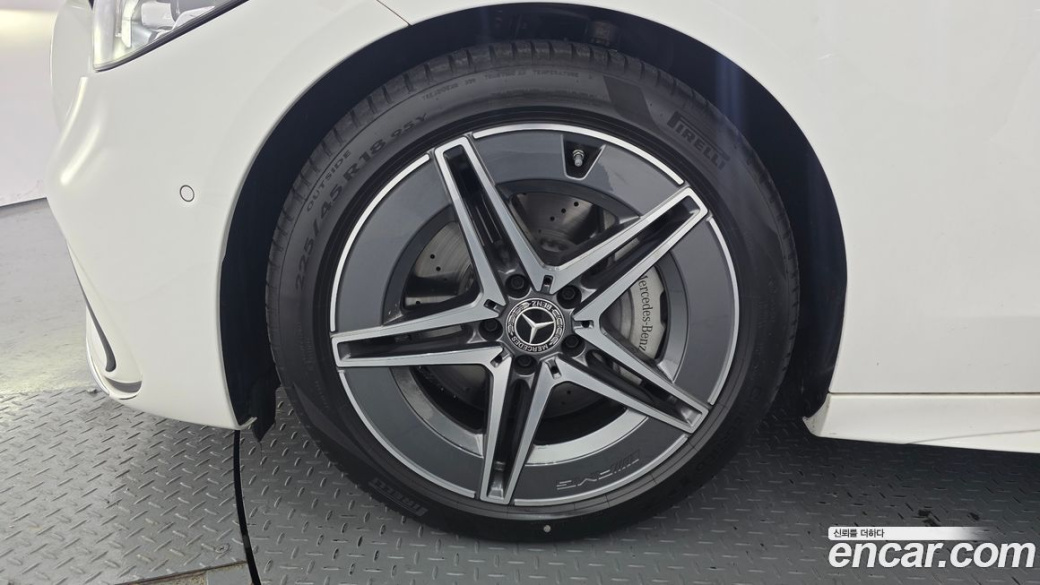 Mercedes-Benz C-Class C200 AMG Line, 2025