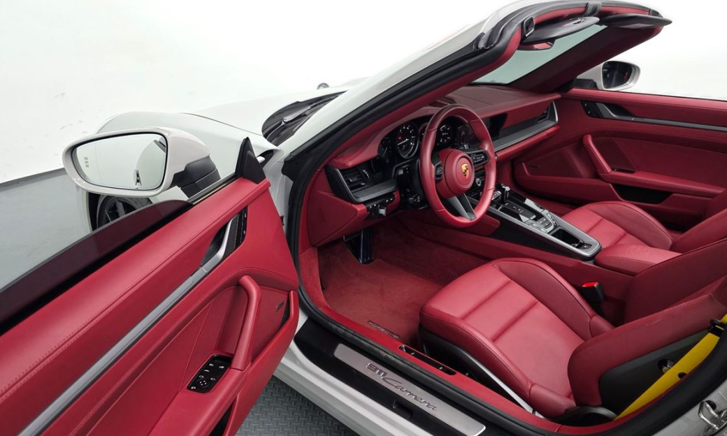 Porsche 911 Carrera Cabriolet, 2024