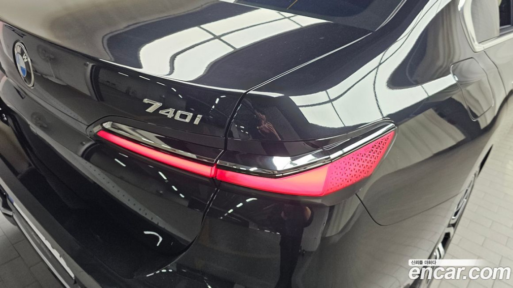 BMW 7-Series 740i xDrive M Sport, 2025