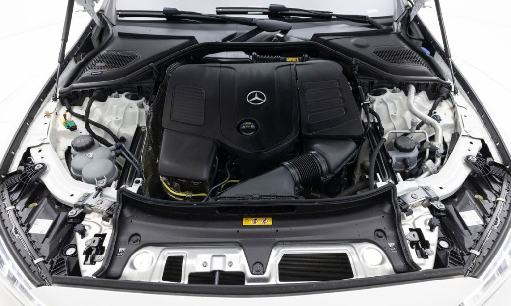 Mercedes-Benz E-Class E350 4MATIC Exclusive, 2025