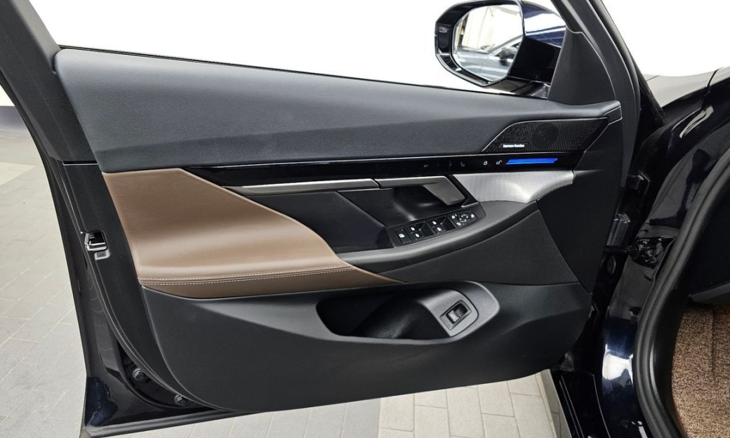 BMW 5-Series 520i M Sport, 2024