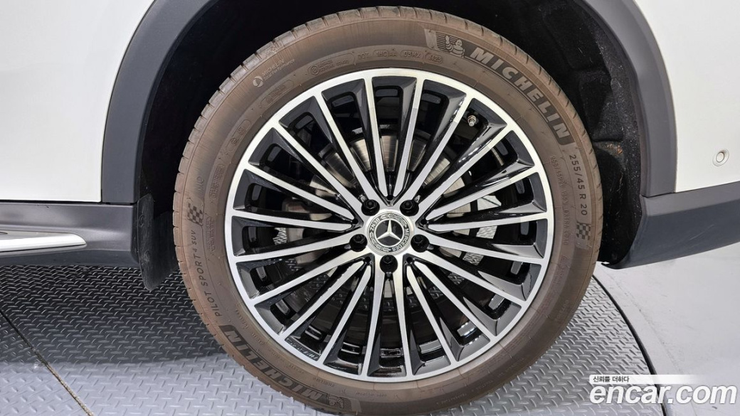 Mercedes-Benz GLC-Class GLC300 4MATIC AMG Line, 2023