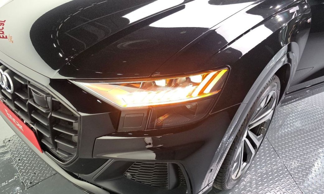 Audi Q8 55 TFSI Quattro Premium, 2023