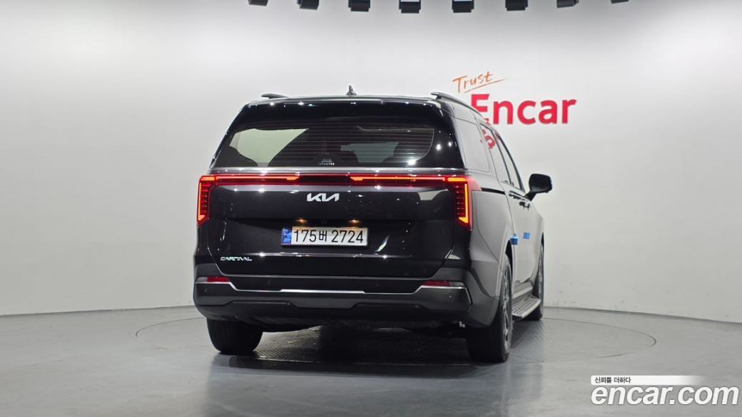Kia Carnival 9-Seater Gravity, 2025