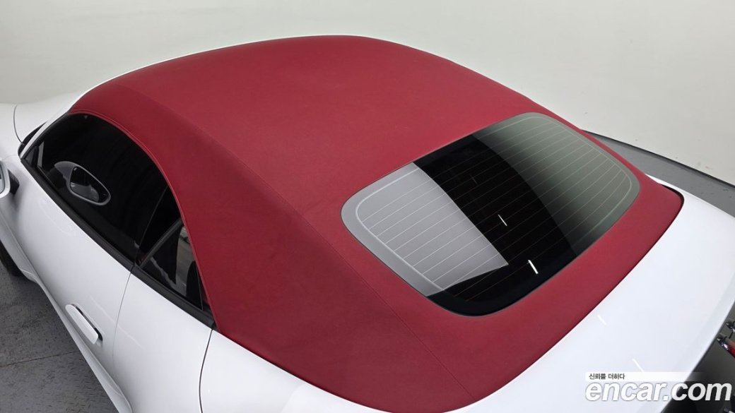 Porsche 911 Carrera 4 Cabriolet, 2024
