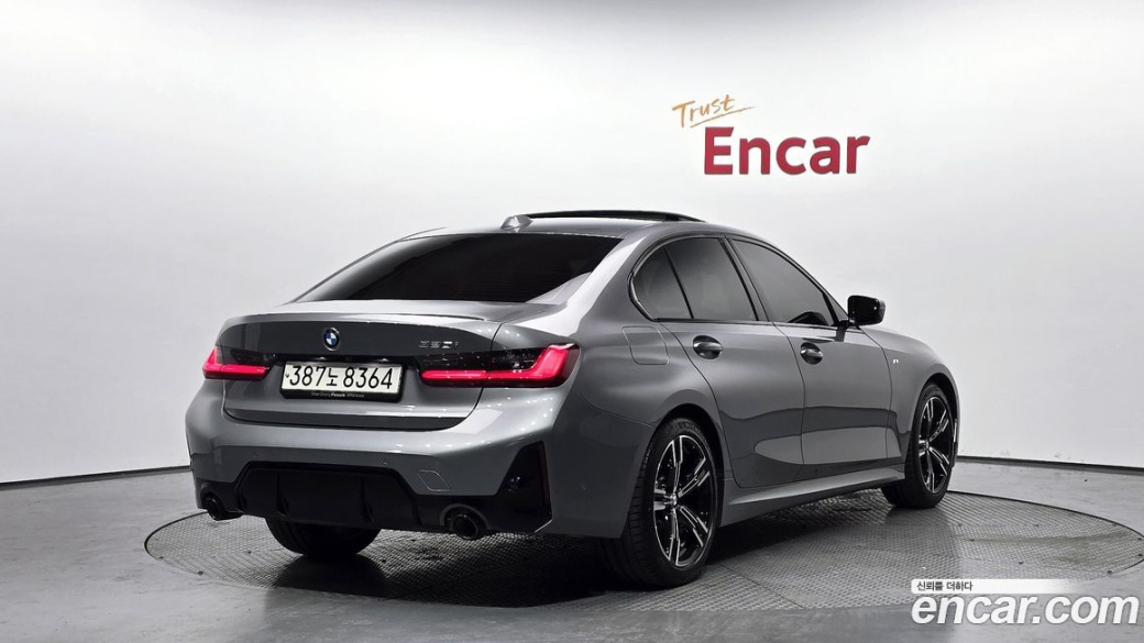 BMW 3-Series 320i M Sport, 2024