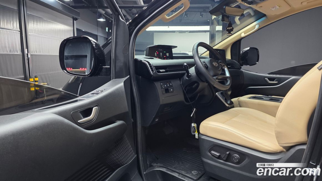 Hyundai Staria Tourer 9-Seater, 2022