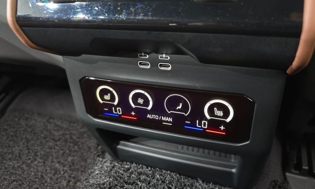 BMW 5-Series 530i xDrive, 2024