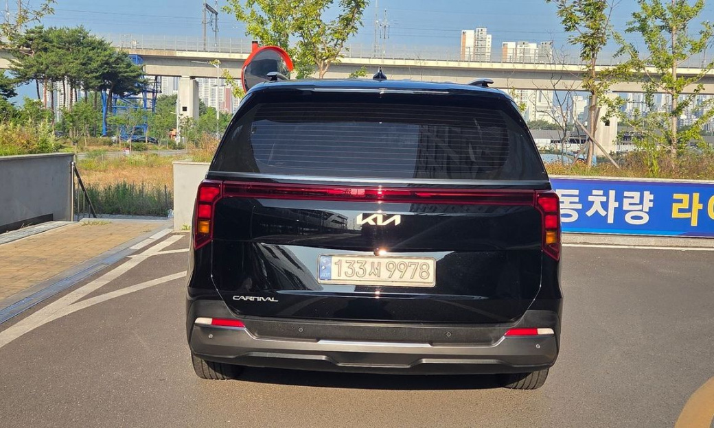 Kia Carnival 9-Seater Noblesse, 2024