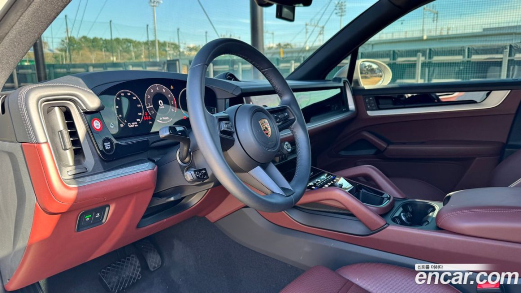 Porsche Cayenne 3.0, 2024