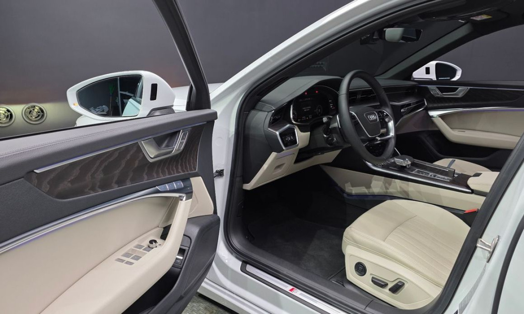 Audi A6 45 TFSI Premium, 2023