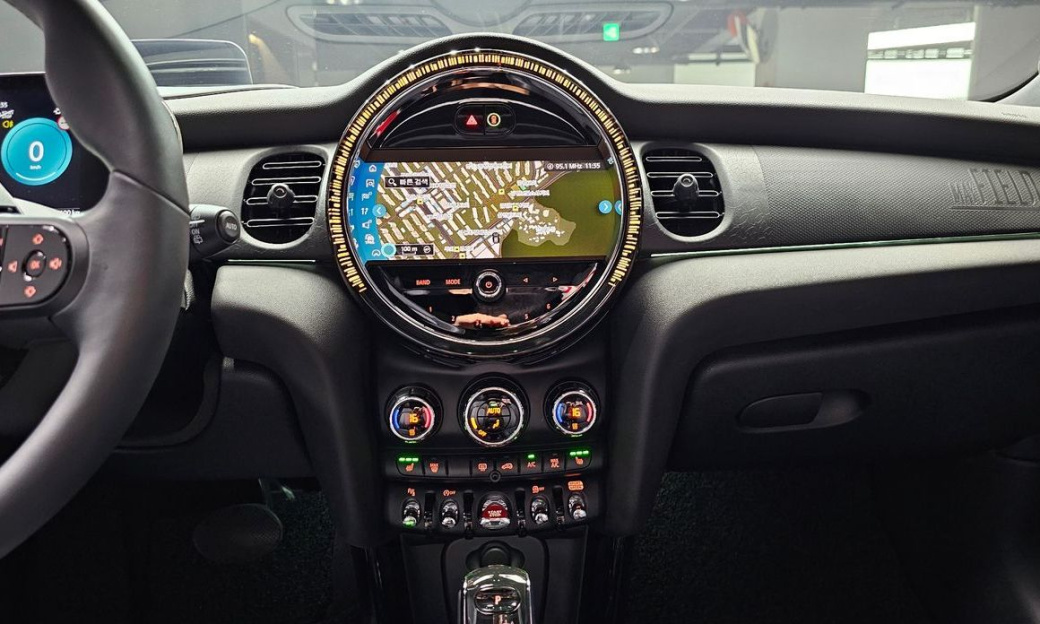 Mini Cooper Mayfield Edition, 2024